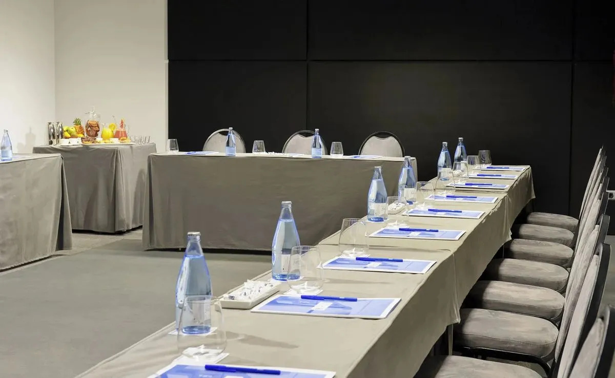 Отель H10 Conquistador