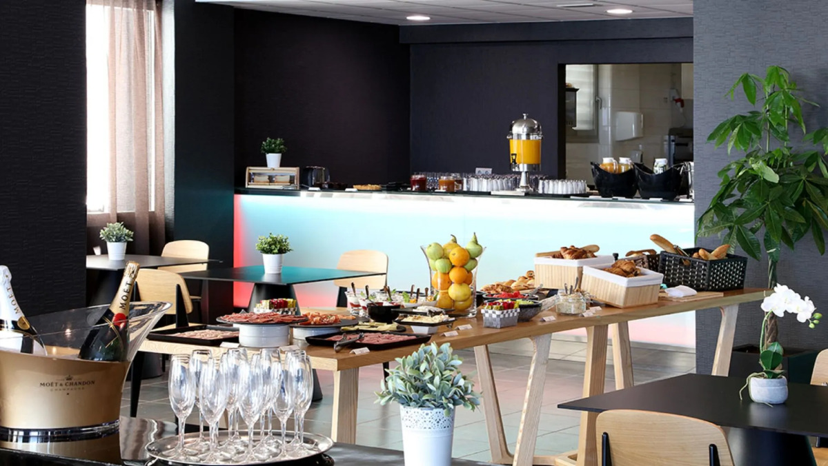 Отель AxelBeach Ibiza Spa & Beach Club - Adults Only Hotel