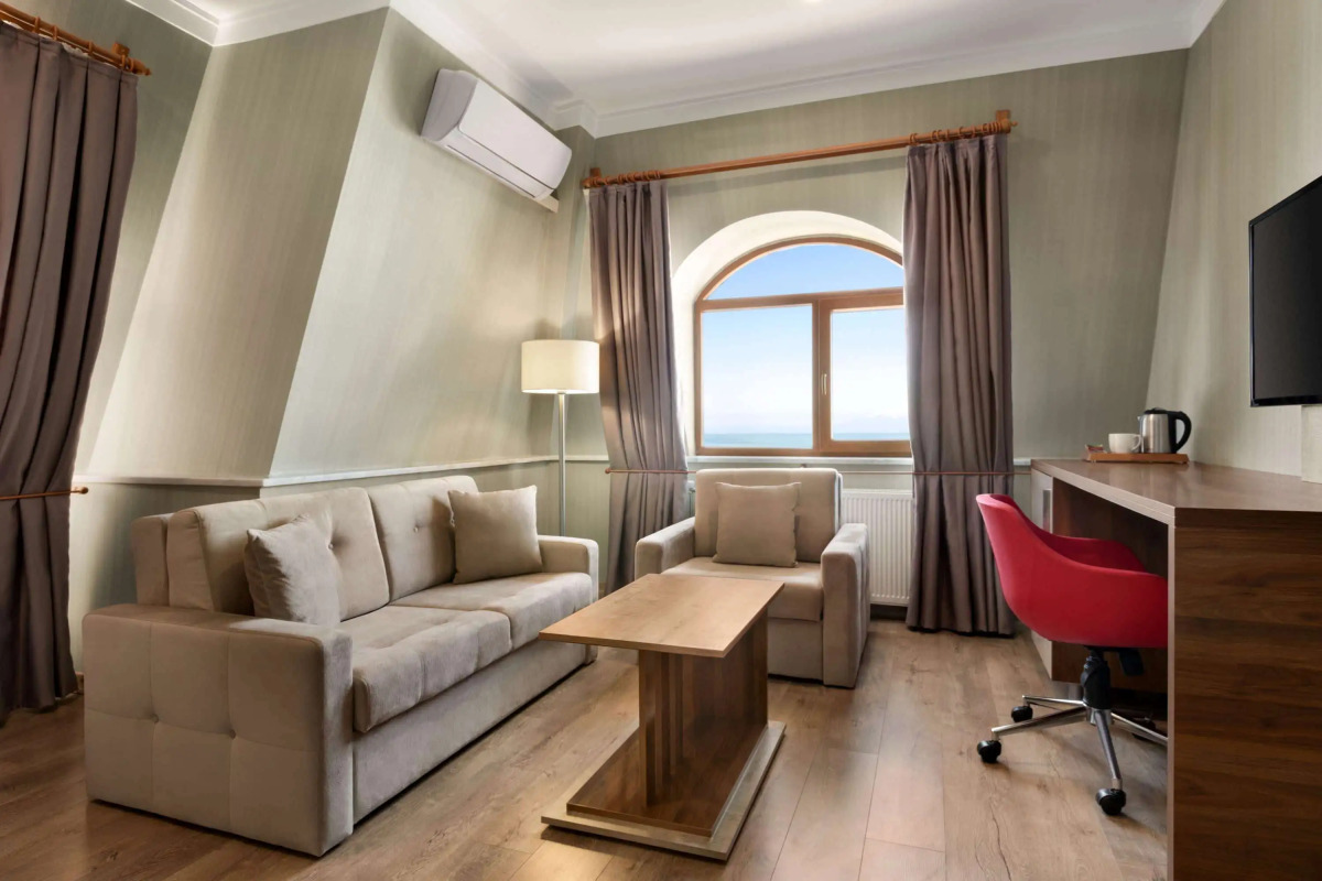 Ramada by Wyndham Van