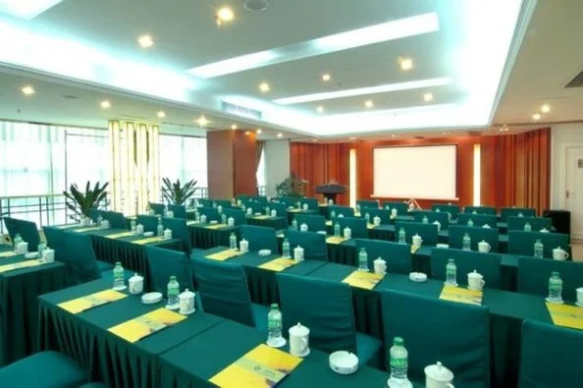 Universal House Golden Gulf Hotel