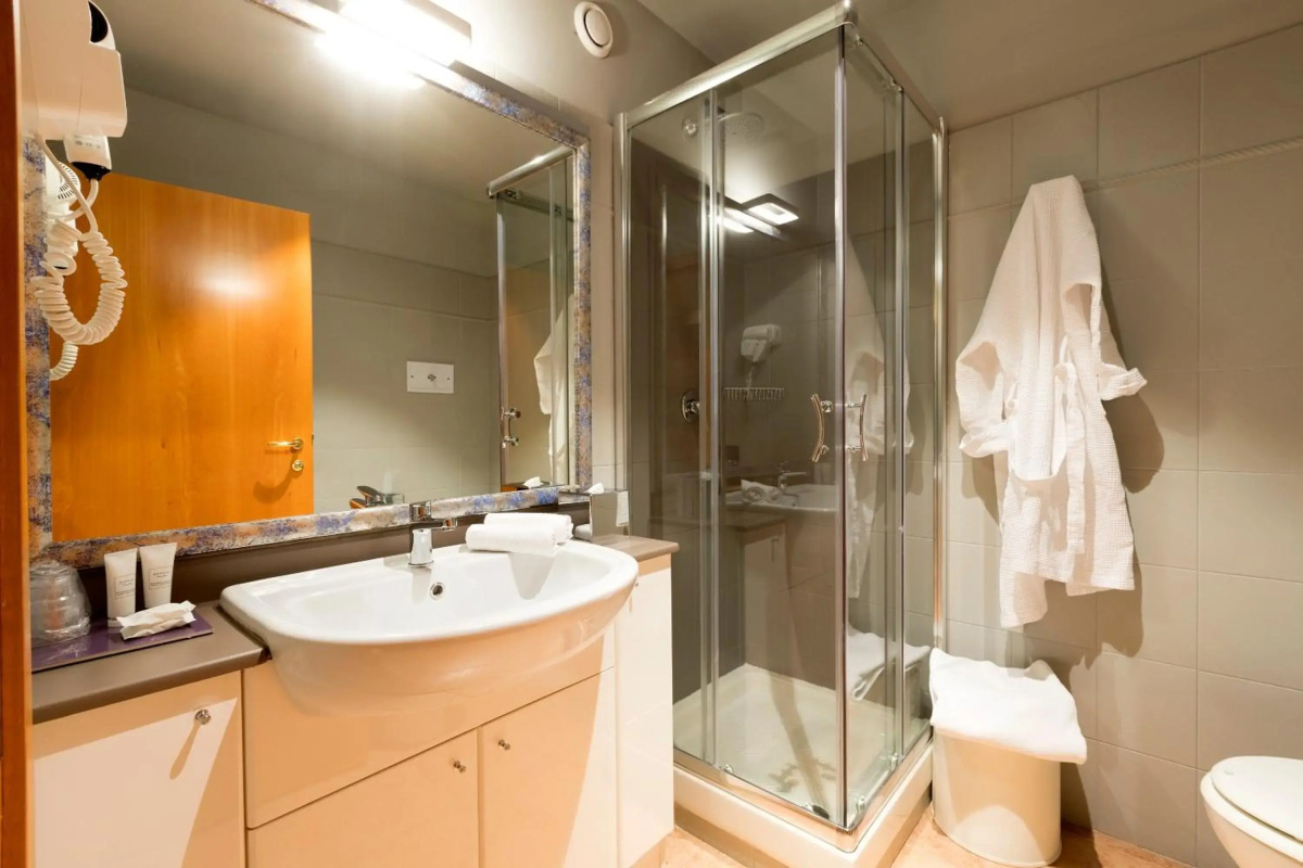 Albavilla Hotel & Co.