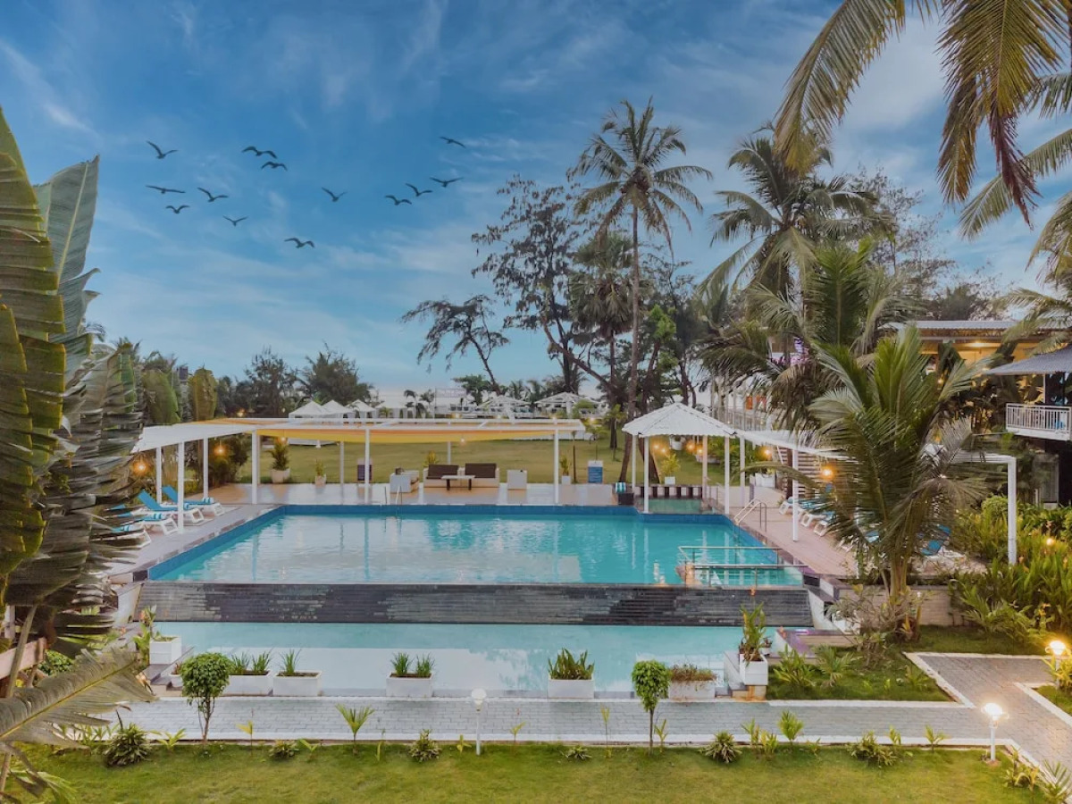 Foxoso La Beach Resort & Spa