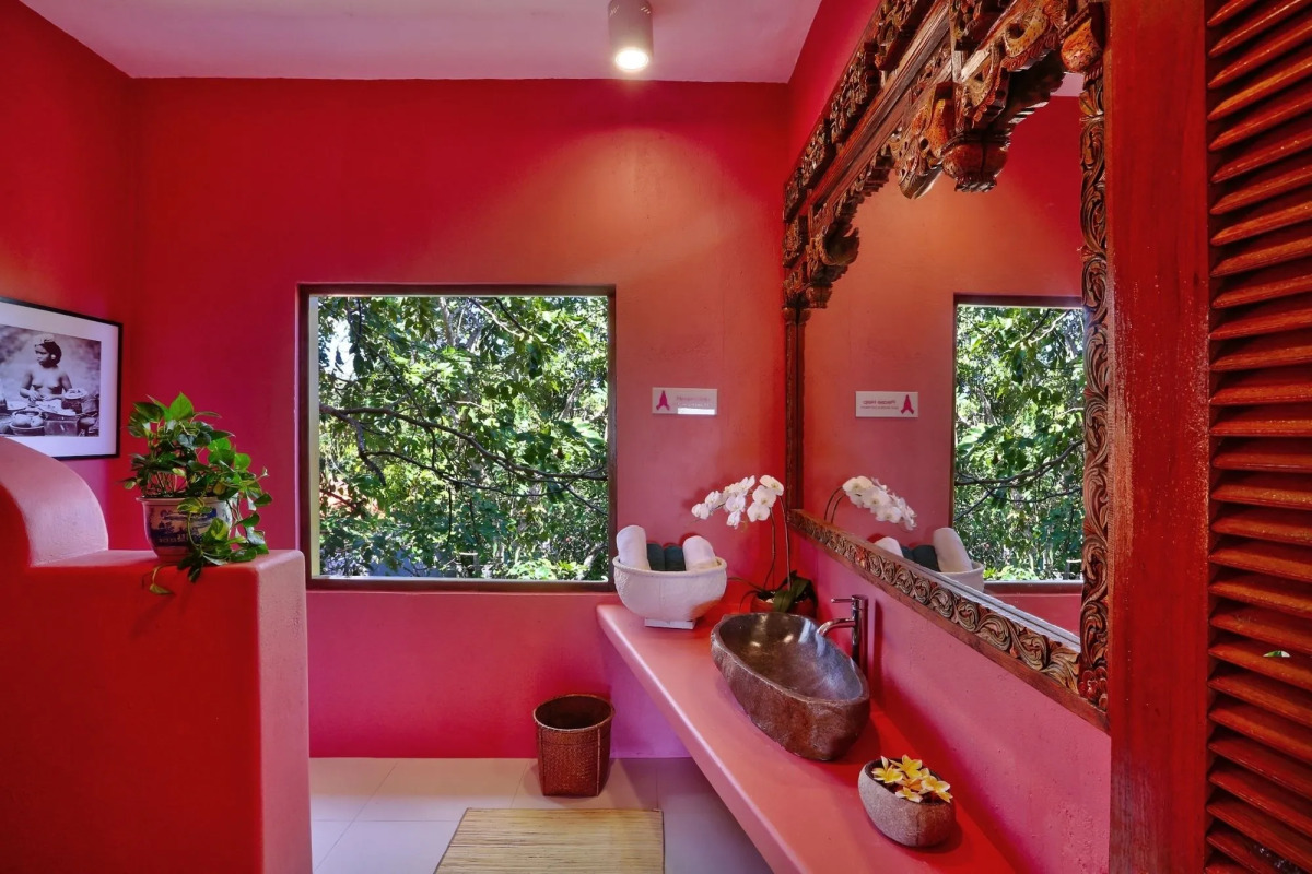 PinkCoco Uluwatu - Constant Surprises & for Cool Adults Only