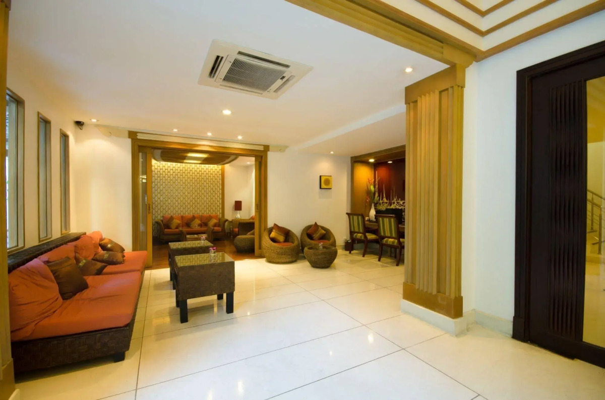 The StandardX Bangkok Phra Arthit