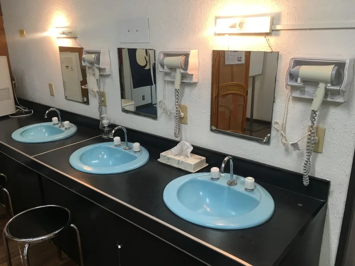 Отель Tokyo Business