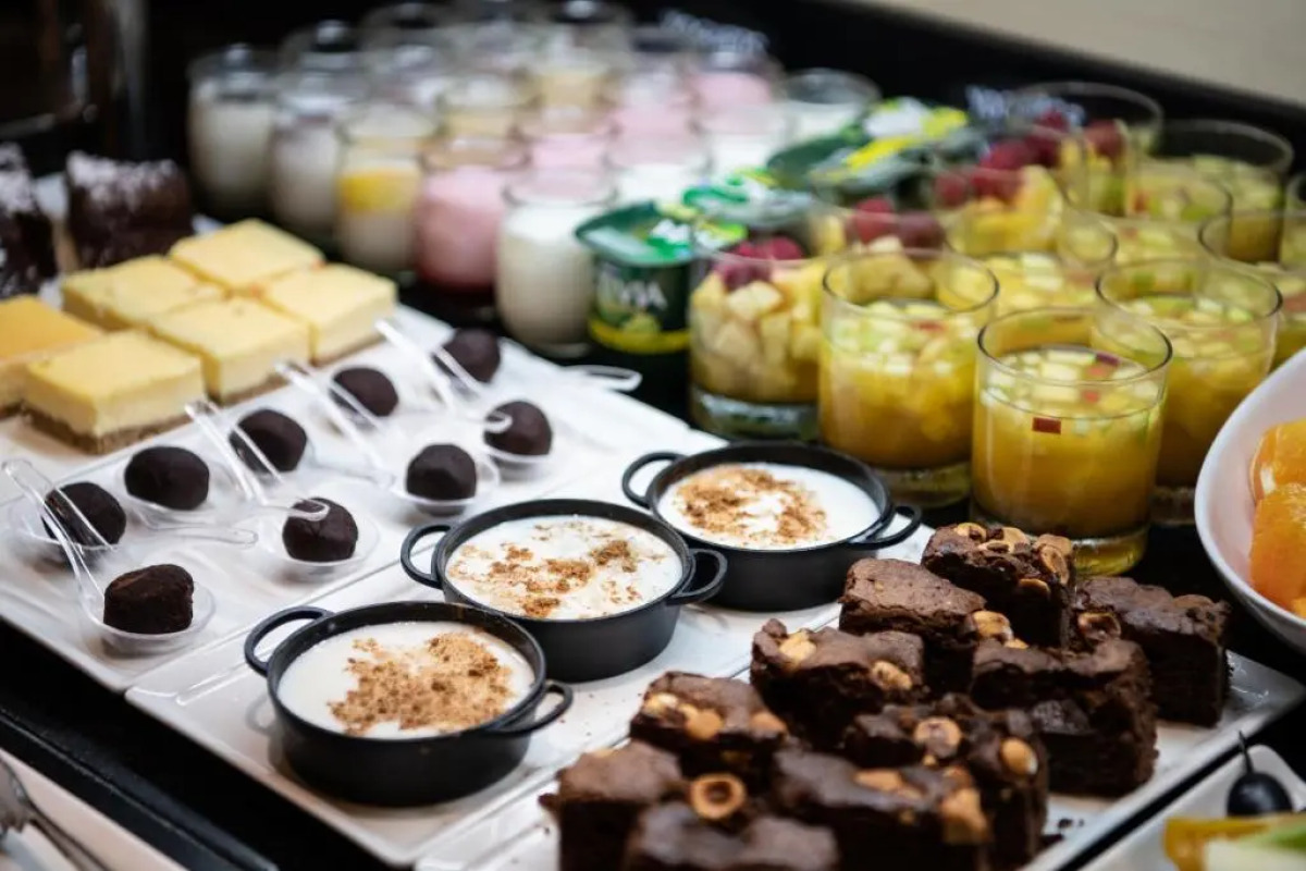 Catalonia Las Cortes Hotel