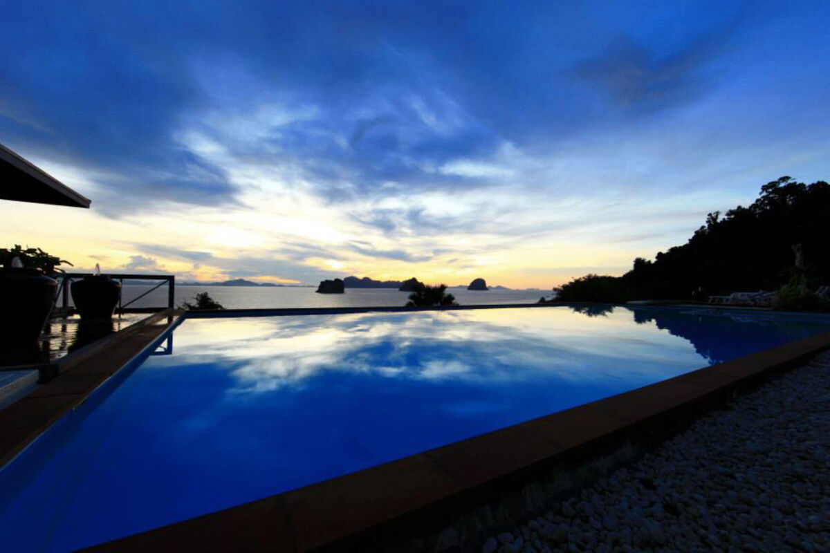 Koh Ngai Cliff Beach Resort