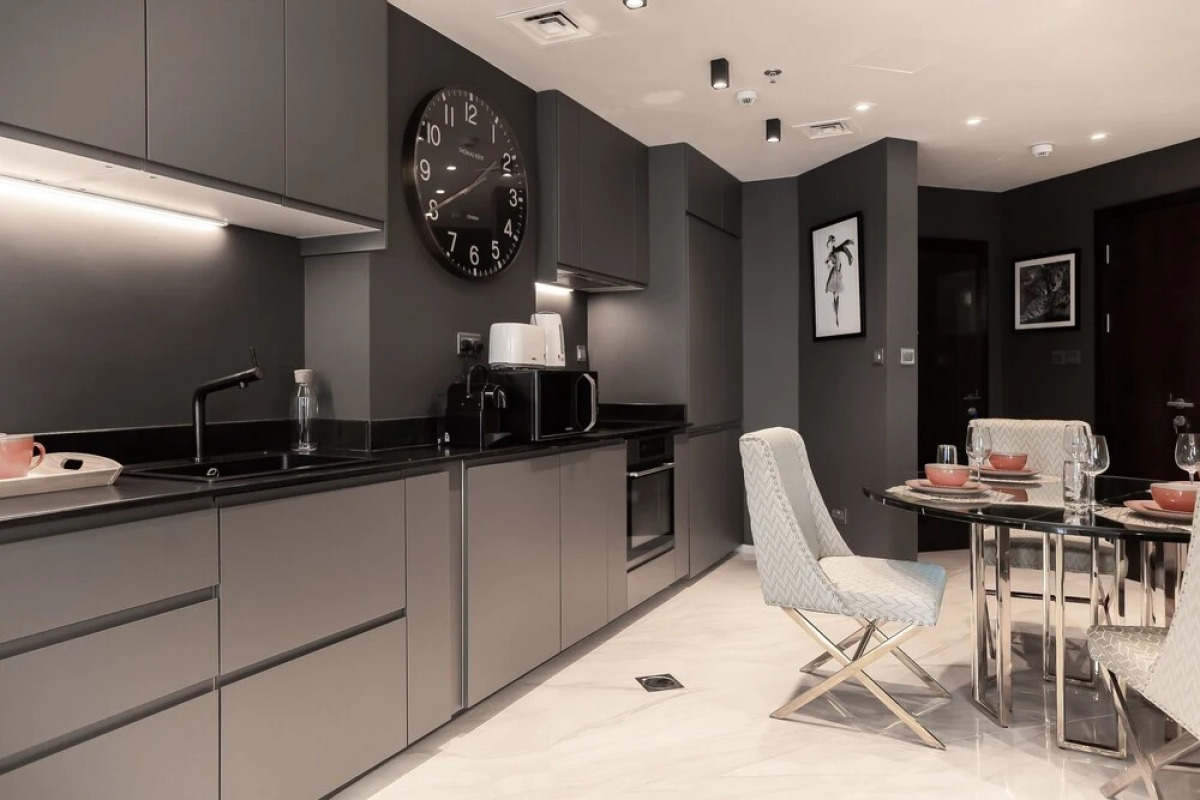 HiGuests - The Marina Torch