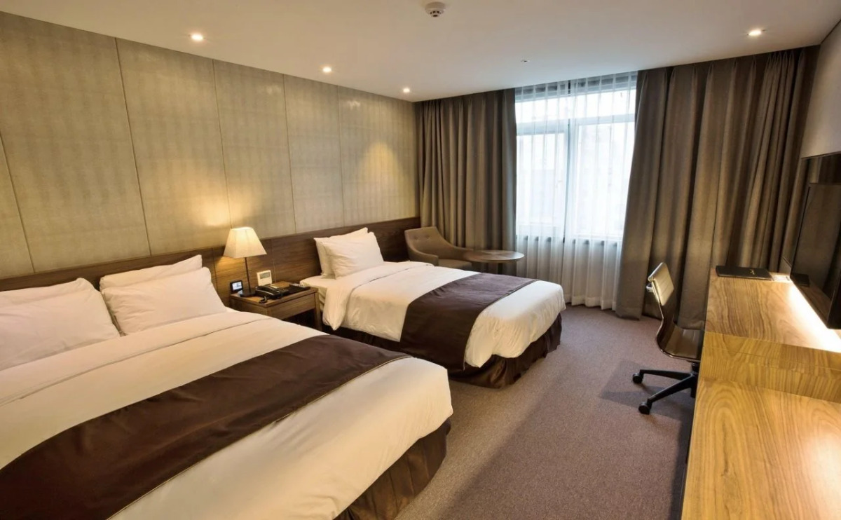 The Central Plaza Hotel