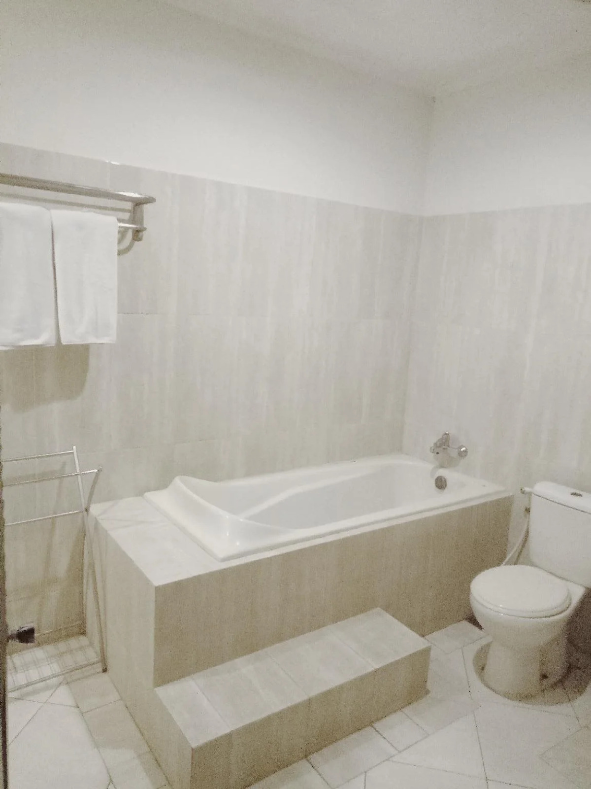 Super OYO Townhouse Oak Maxi Hotel Legian