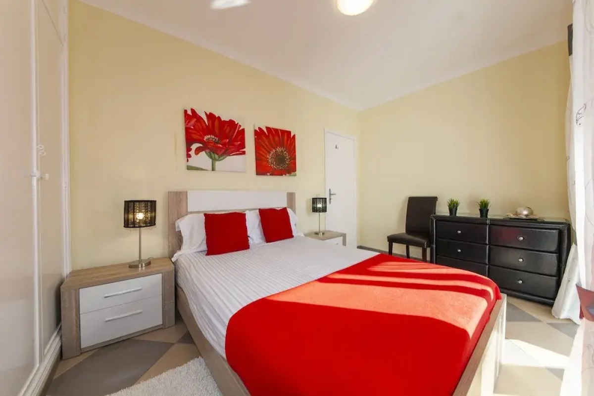 B17 - The Stunning Seaview Apartment