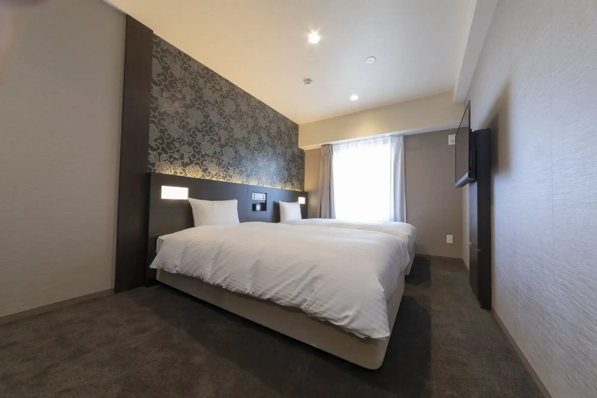 Отель The B Namba-Kuromon