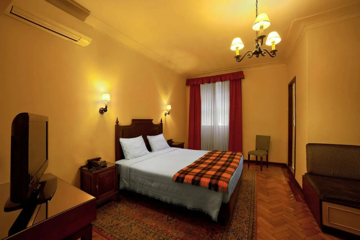 Pão de Açúcar – Vintage Bumper Car Hotel