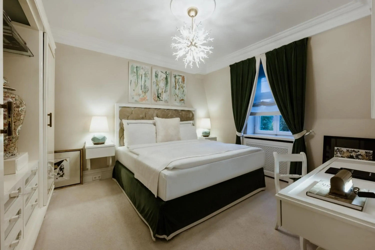 Schlosshotel Berlin By Patrick Hellmann