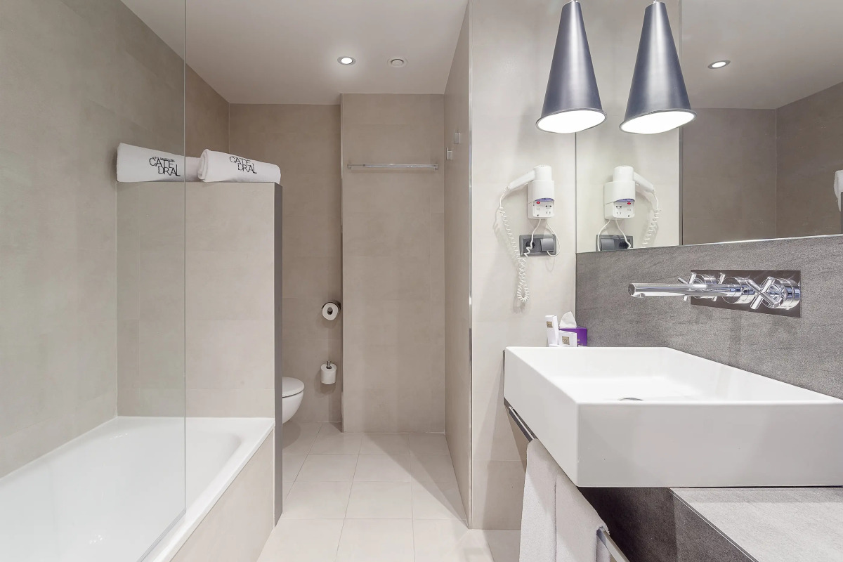 Отель Barcelona Catedral