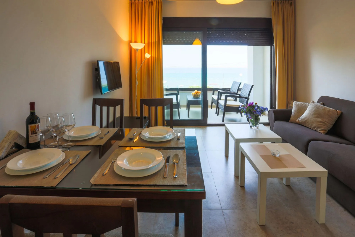 Apartments Kuce Lekovica snack bar- Bistro & Beach