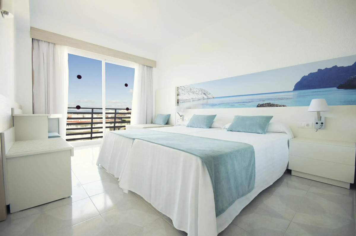 Azuline Hotel Bahamas y Bahamas II