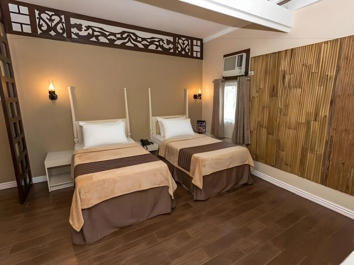 Urban Travellers Hotel