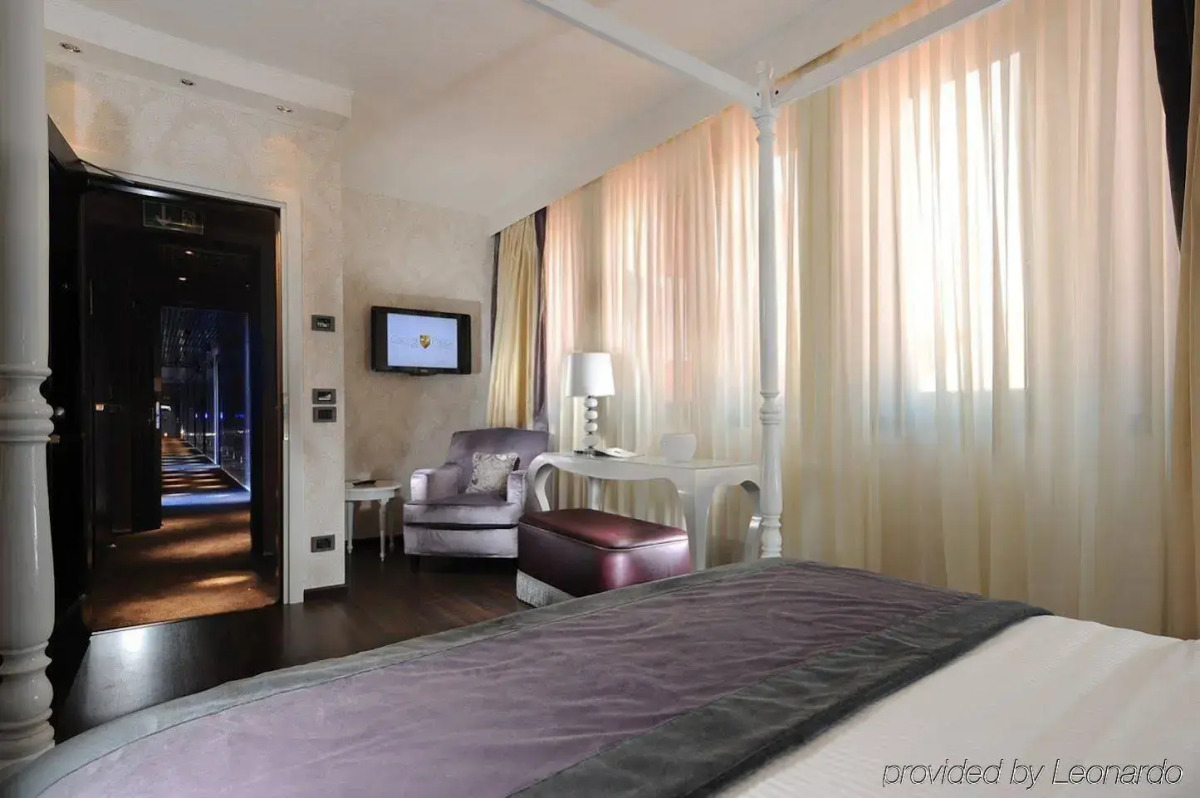 Carnival Palace Hotel