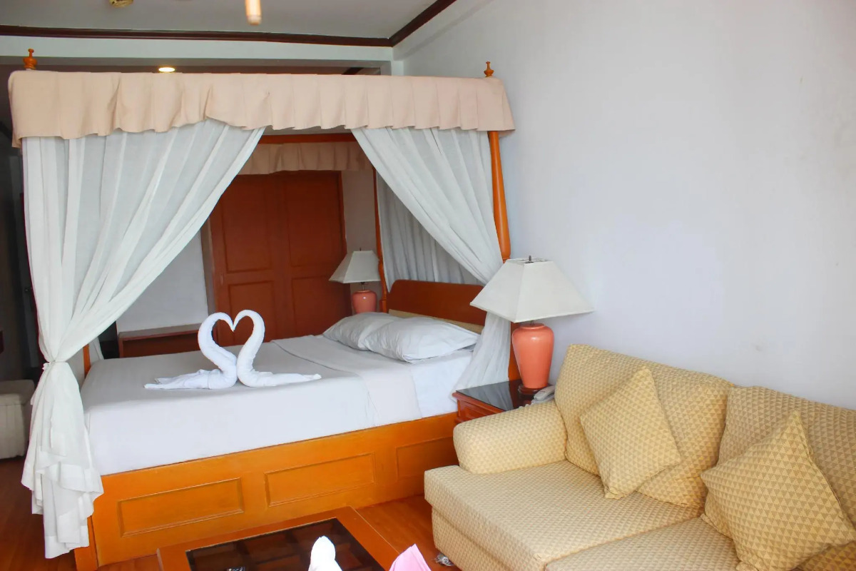 Orchid Hotel and Spa