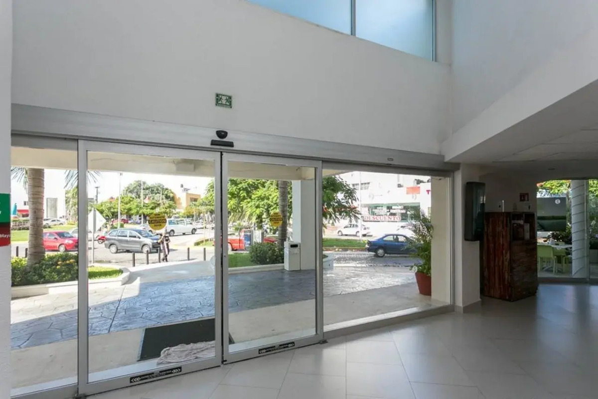 Отель Adhara Express