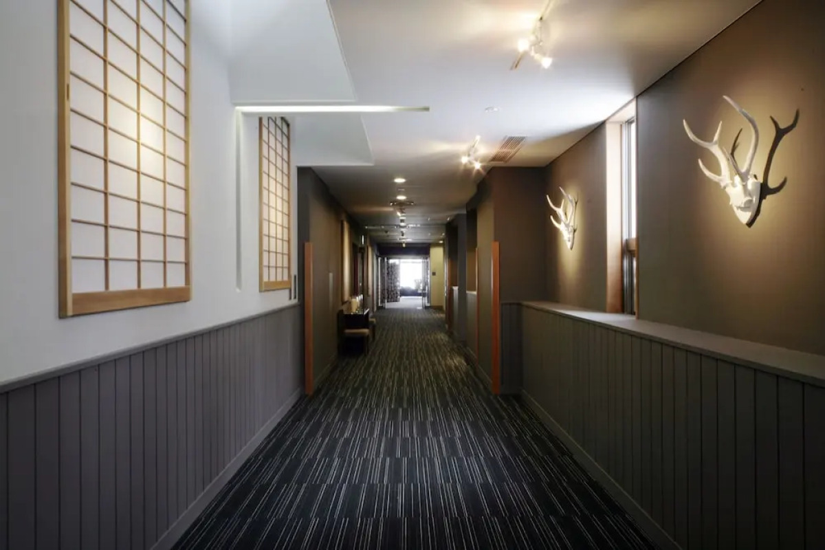 The Ridge Hotel & Apartments