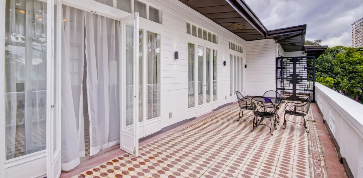 The Henry Hotel Manila