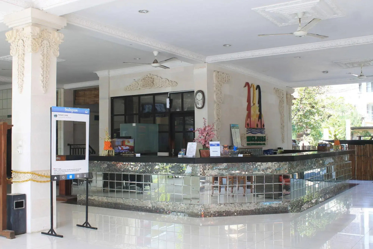 Отель Melasti Kuta Beach Hotel and Spa