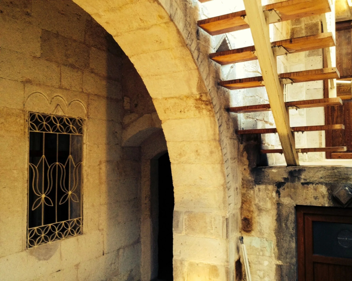 Bedrock Cave Hotel - Adults Only