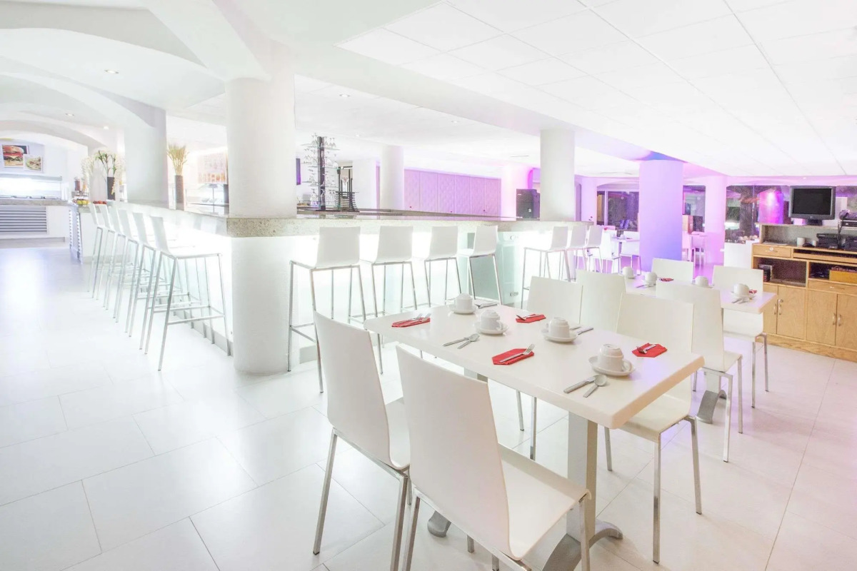 Отель Adhara Express