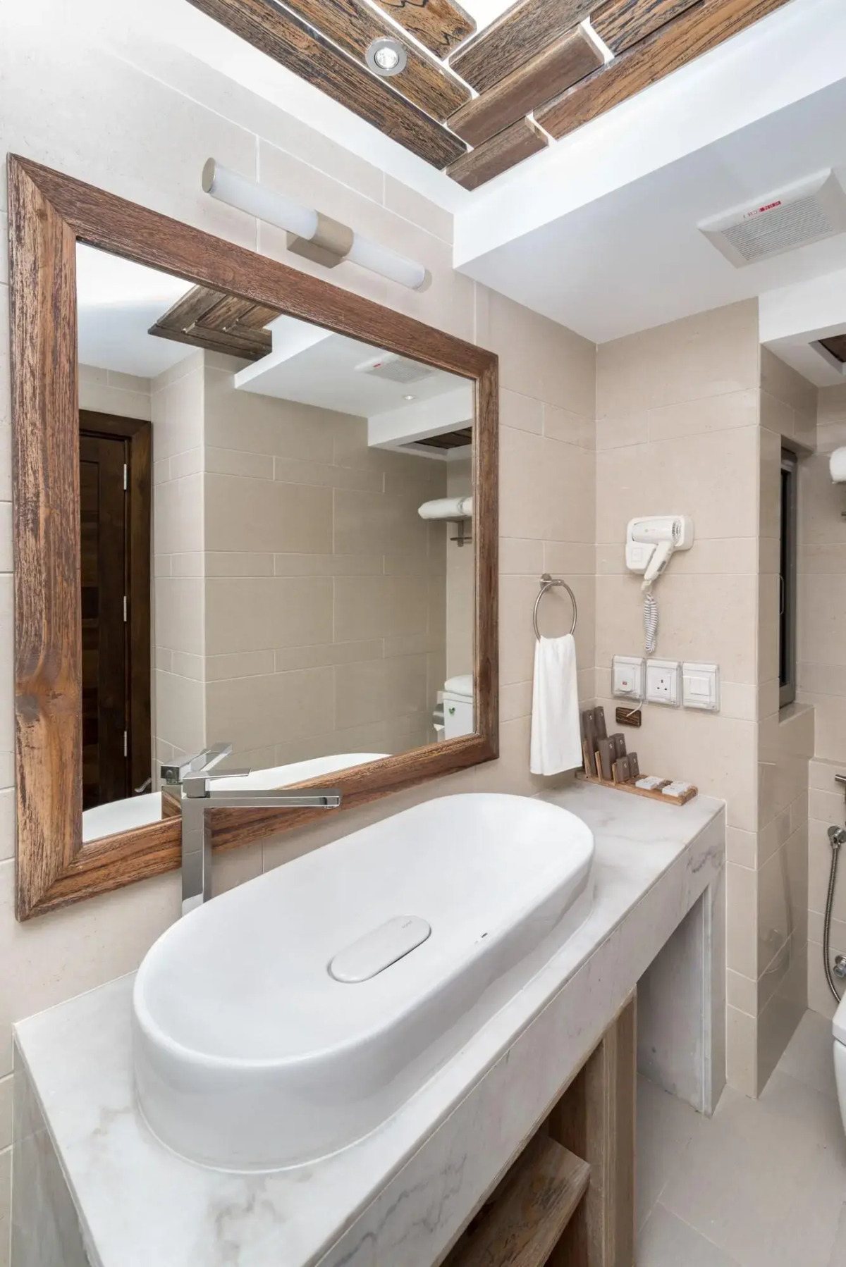 Отель Samann Grand