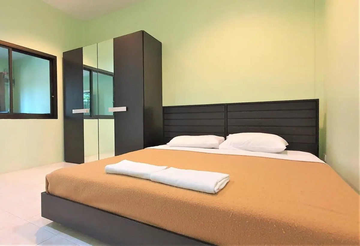 Chalong Stay Well by Palai Seafood