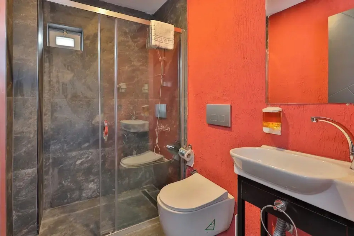 Wolf Of The City Hotel & Spa