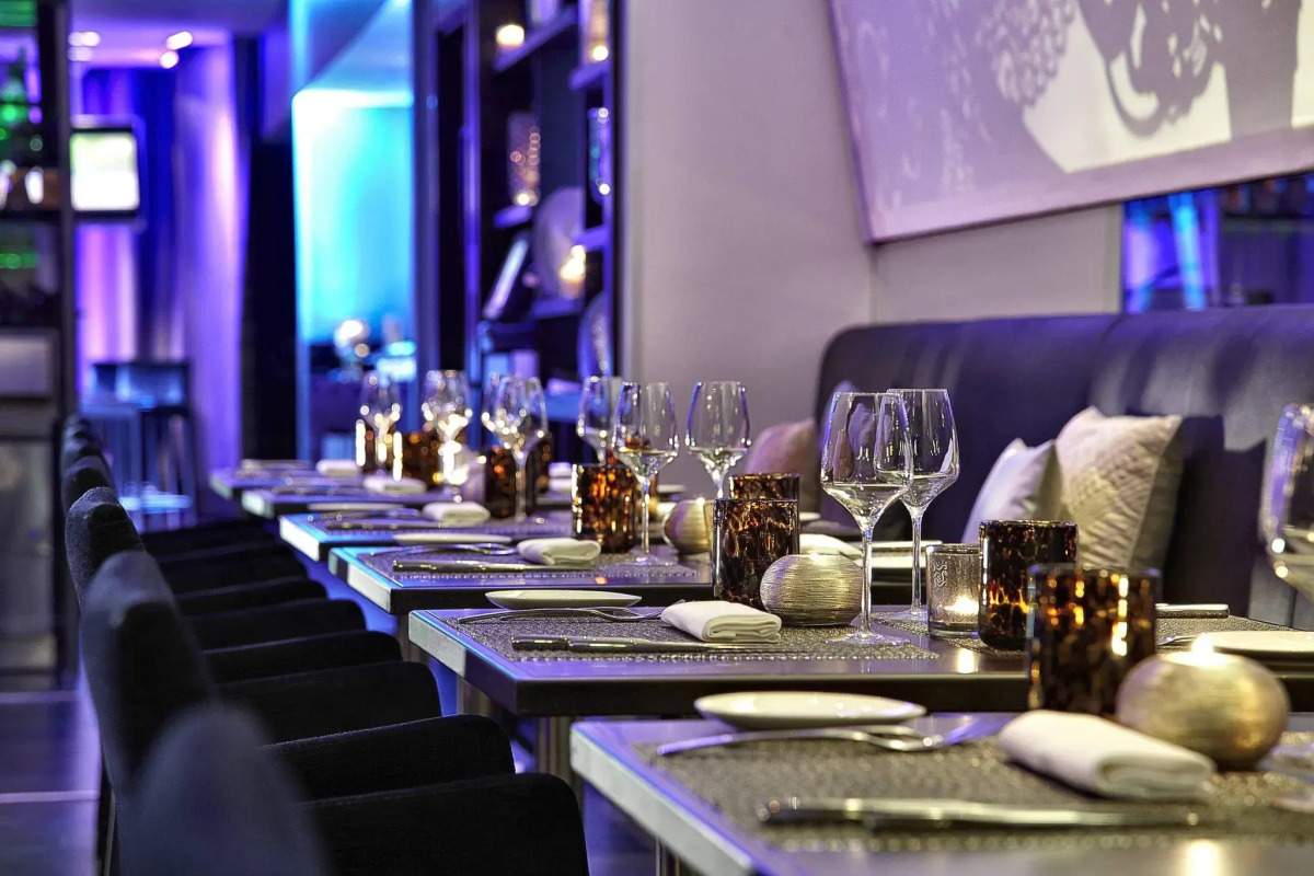 Renaissance Paris Arc de Triomphe Hotel