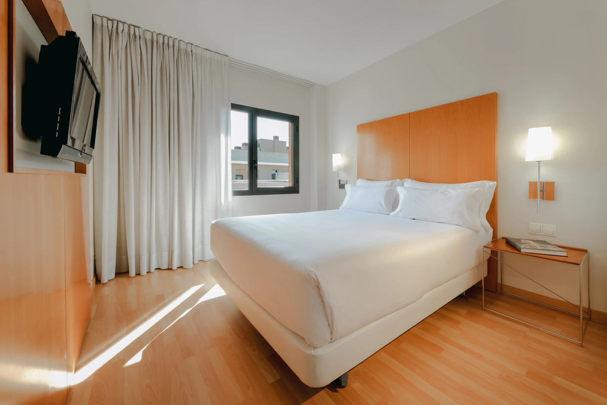 Отель Сatalonia Barcelona Beach