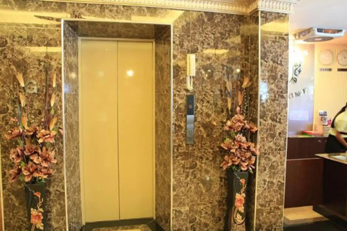 Maleez Lodge Hotel and Restaurant