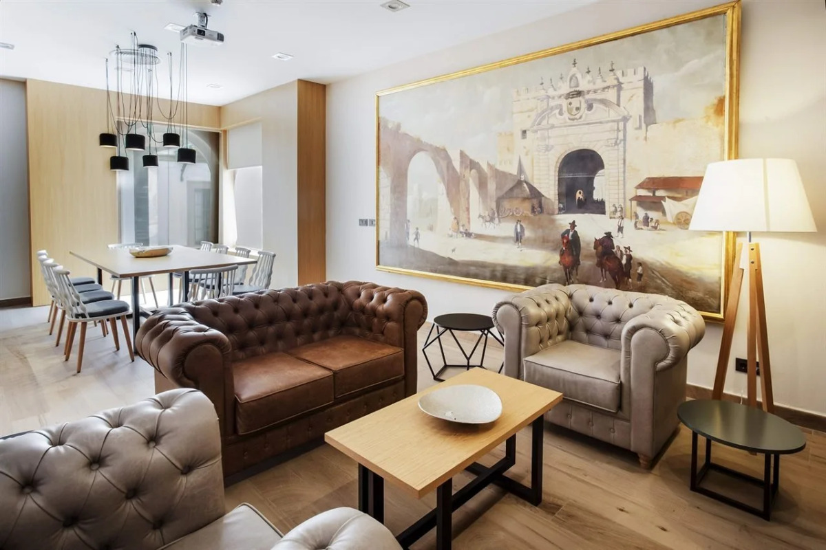 Catalonia Giralda Hotel