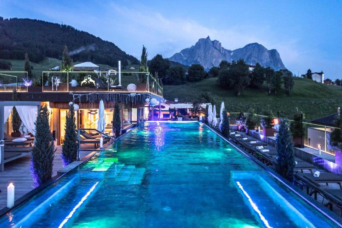 ABINEA Dolomiti Romantic Spa Hotel