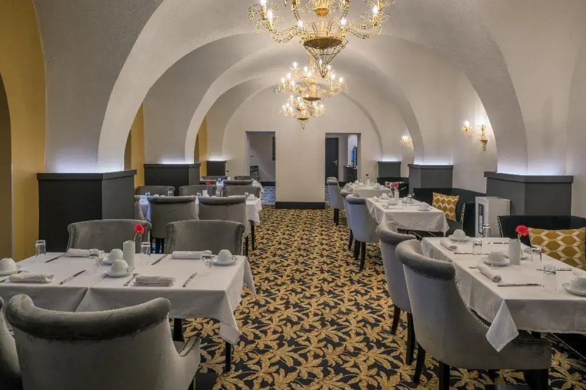 SOWELL COLLECTION Hôtel du Roi & SPA