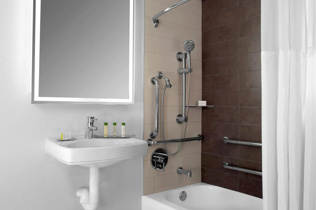 Отель DoubleTree by Hilton Metropolitan - New York City