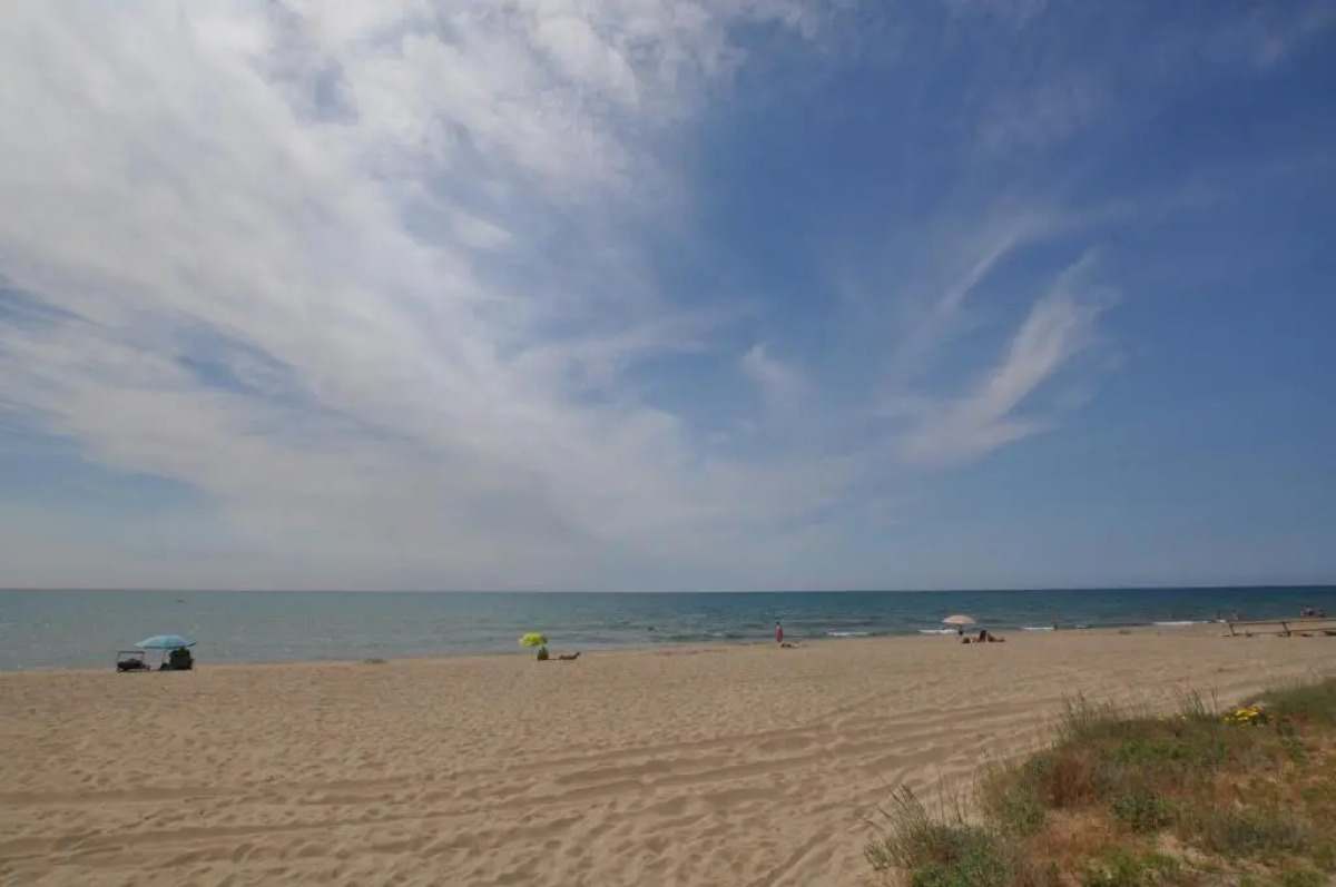 Airhostel Barcelona Airport 24h