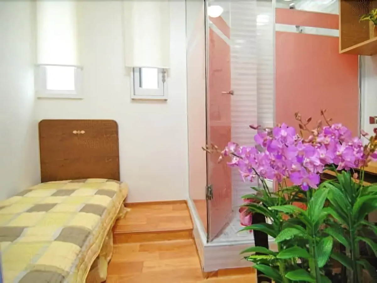 Elm Tree Guesthouse Myeongdong