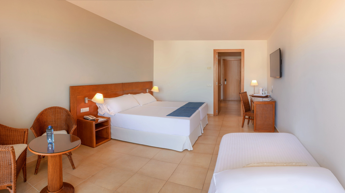 RH Ifach Family Hotel