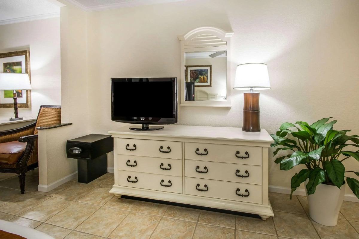 Comfort Suites Paradise Island