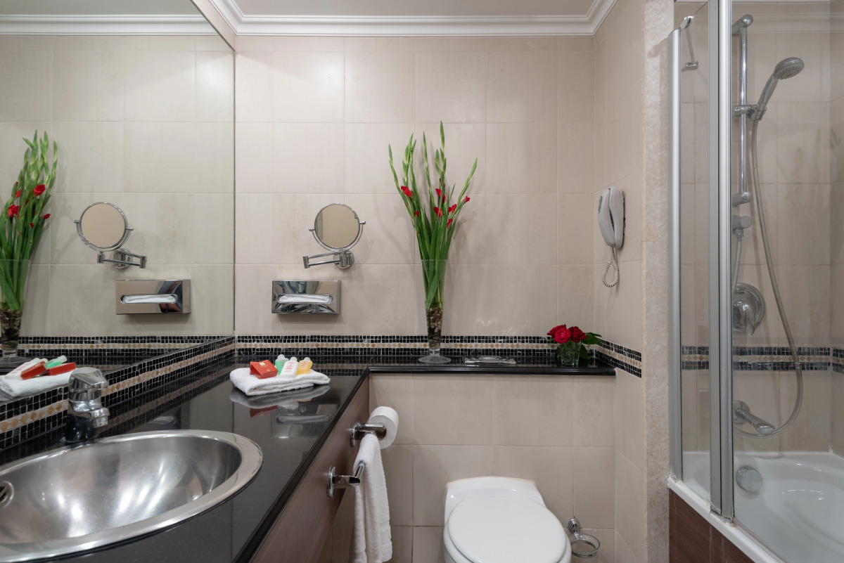 Leonardo City Tower Hotel Tel Aviv