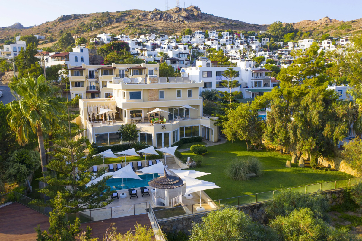 Farrys Boutique Hotel & Beach Club