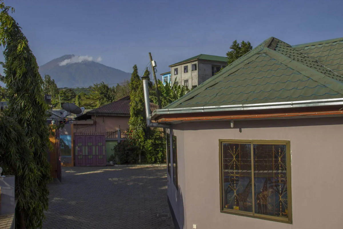 Arusha Giraffe Lodge