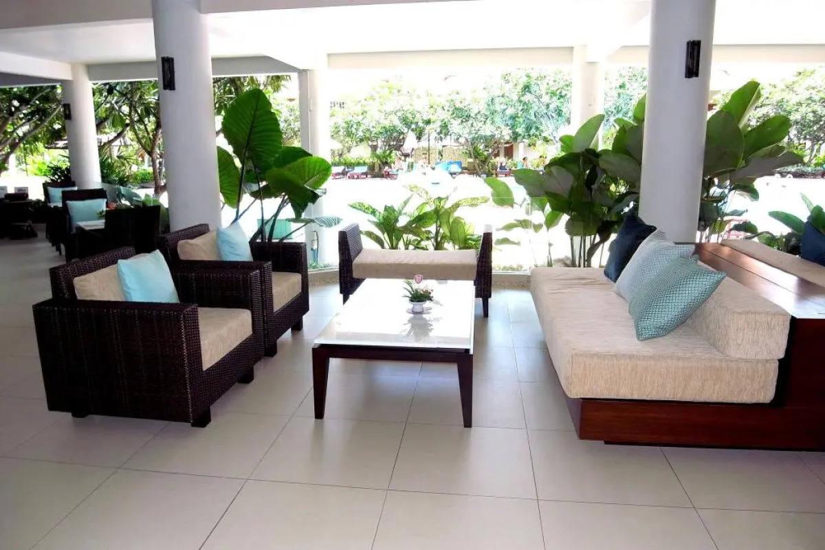 The Cha-am Methavalai Hotel