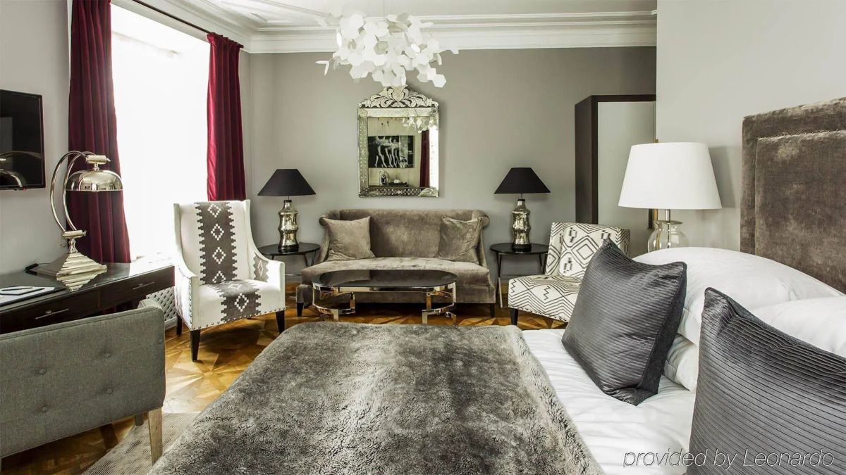 Hotel St. Petersbourg