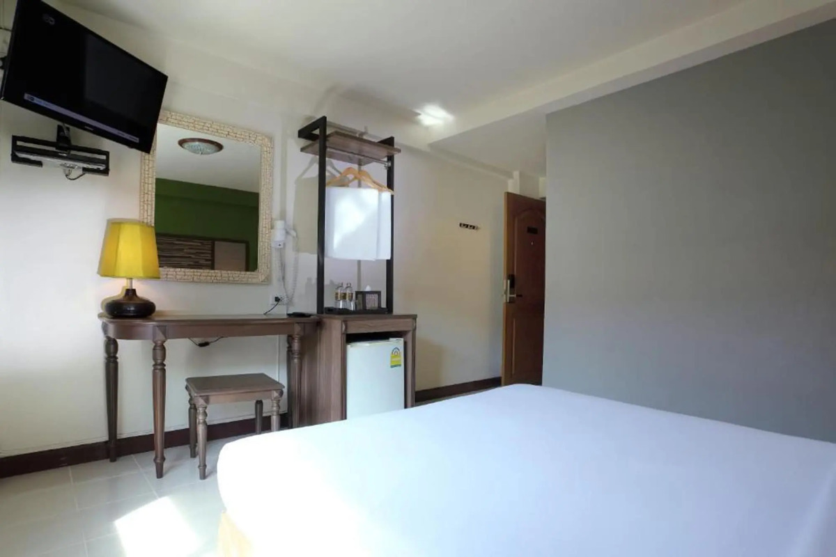 Rambuttri Village Inn & Plaza